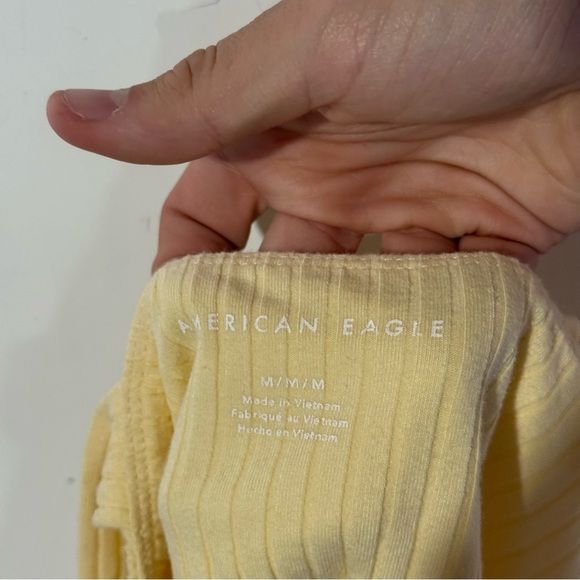 American Eagle Cropped Tank Top Butter Yellow Size Medium Ribbed Cute - Picture 7 of 7